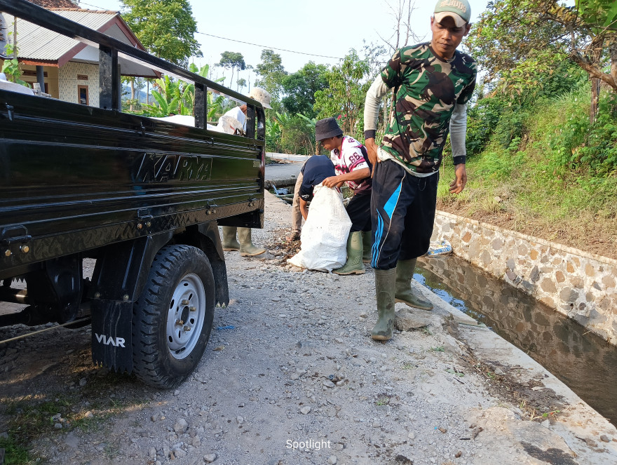 Jumat Bersih Desa Pangauban: Wujudkan Lingkungan Asri dan Sehat